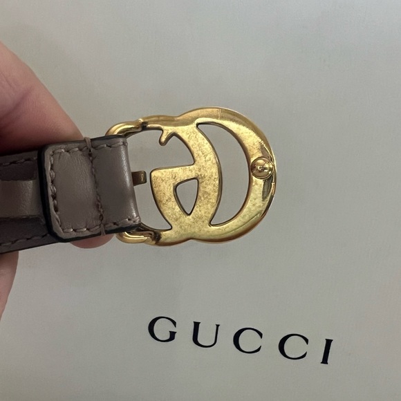 *SOLD* Gucci Thin Belt with Double G Buckle in Porcelain Rose - Picture 3 of 11